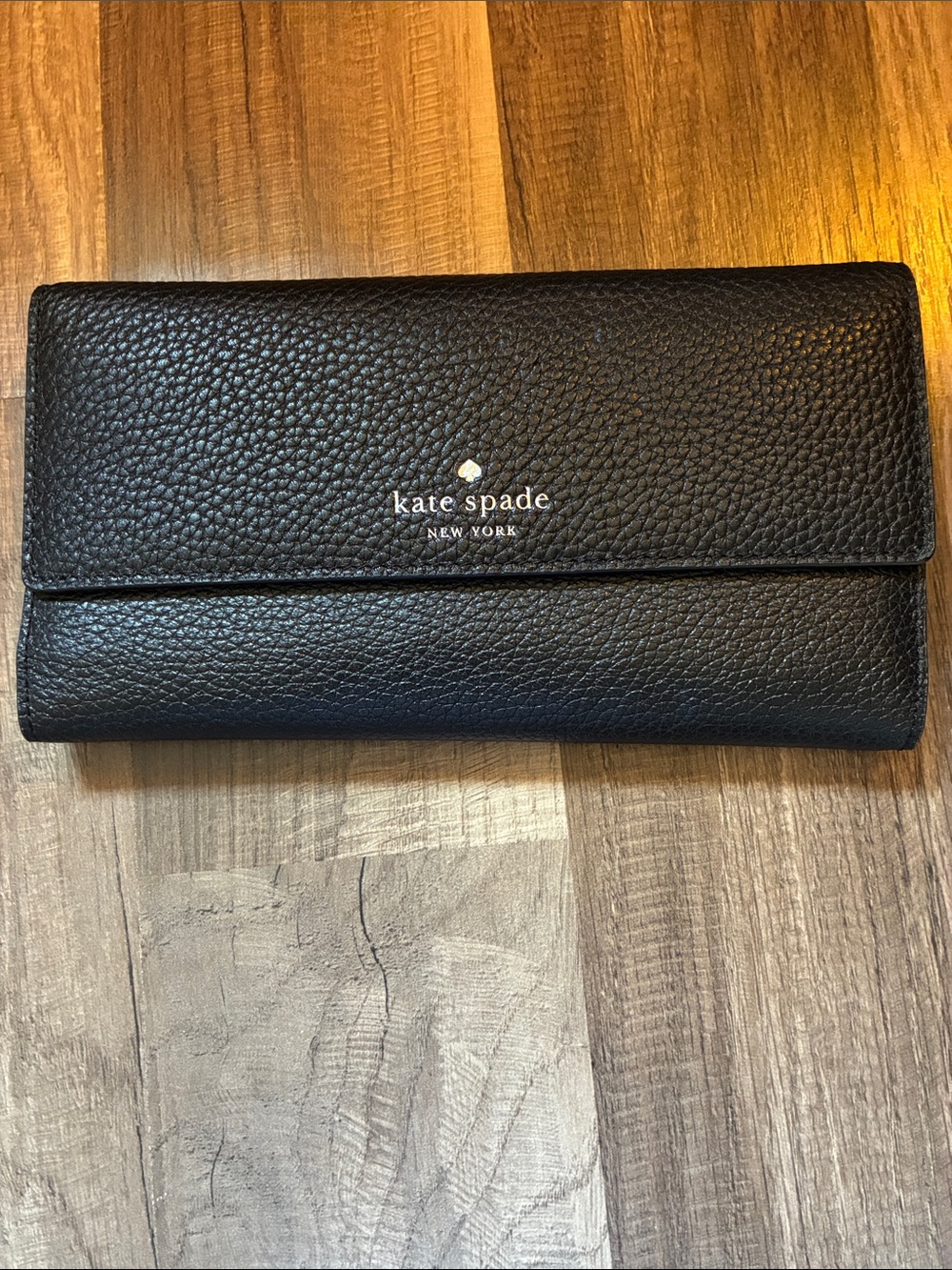 kate spade Black Pebbled Leather Fold Wallet with Logo-NWT